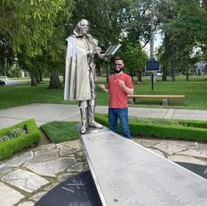 Meet your Posher, Aaron